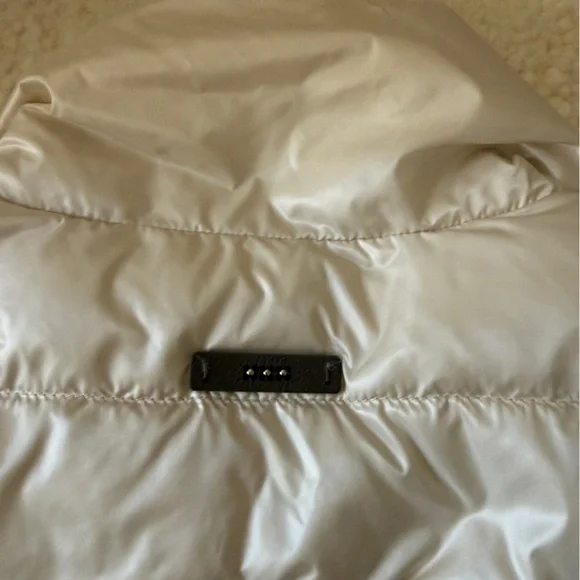 Peserico Cream Ecru Short-Sleeved Goose Down Puffer Jacket size 42 - Picture 7 of 13